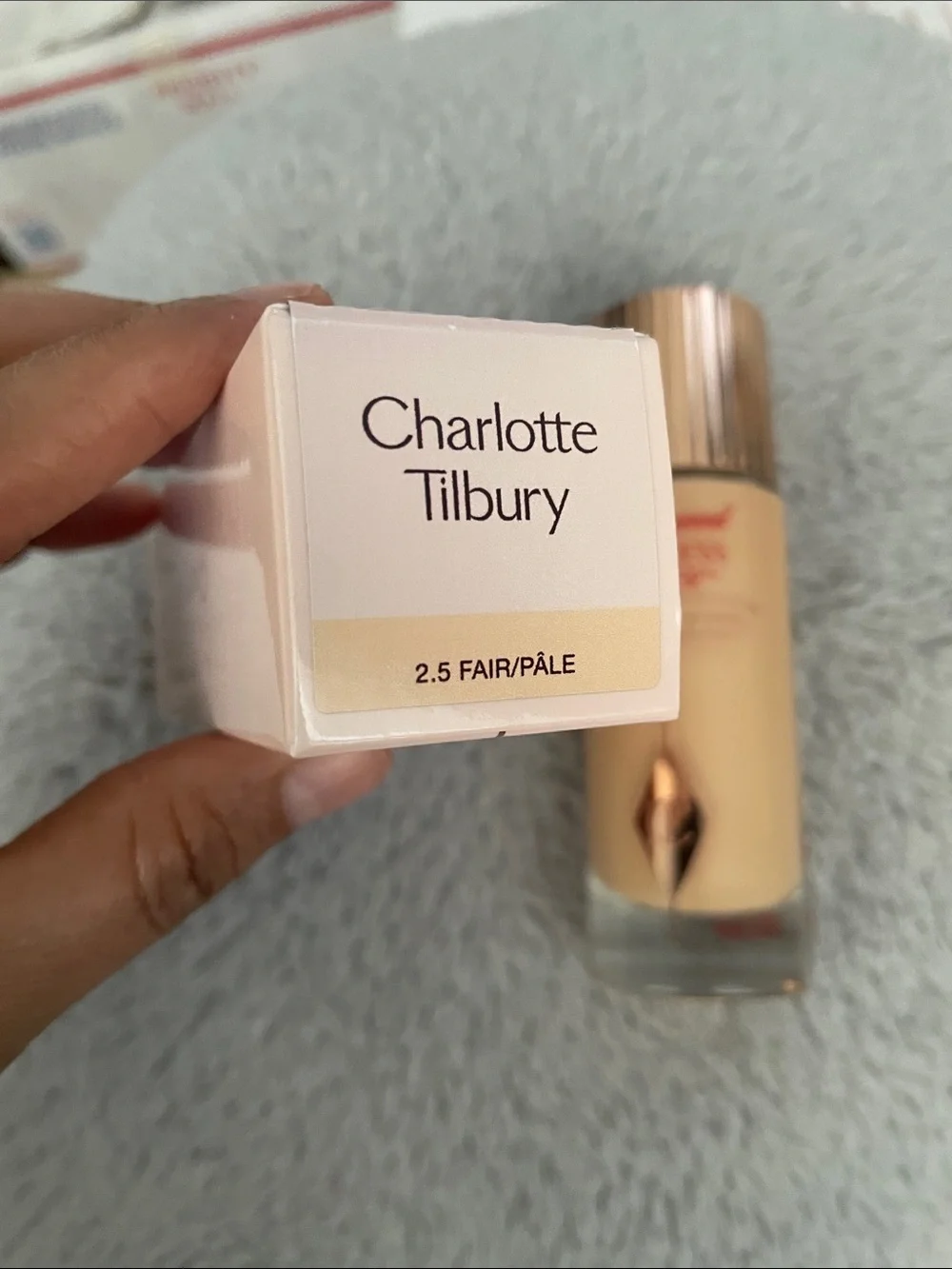 Charlotte Tilbury Hollywood Flawless Filter - Warm Cream Tone